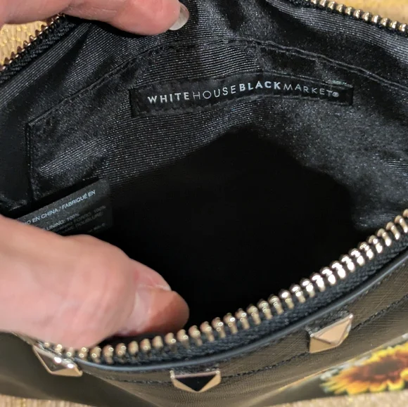 NWT White House Black Market Wristlet - Picture 6 of 7